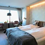 1-241a, Seeseite, Haus Metropol, 10etage アパート