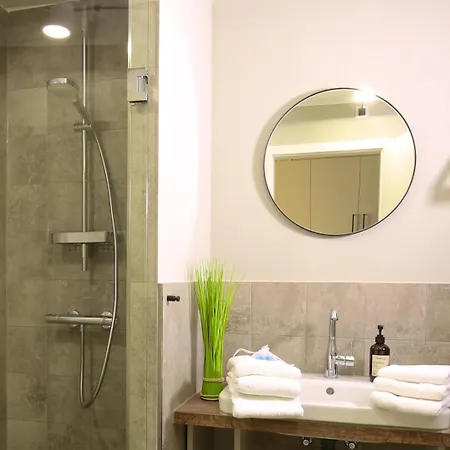 1-241a, Seeseite, Haus Metropol, 10etage *